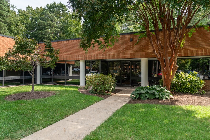 4180-4196 Innslake Dr, Glen Allen, VA à louer - Photo du bâtiment - Image 3 de 11