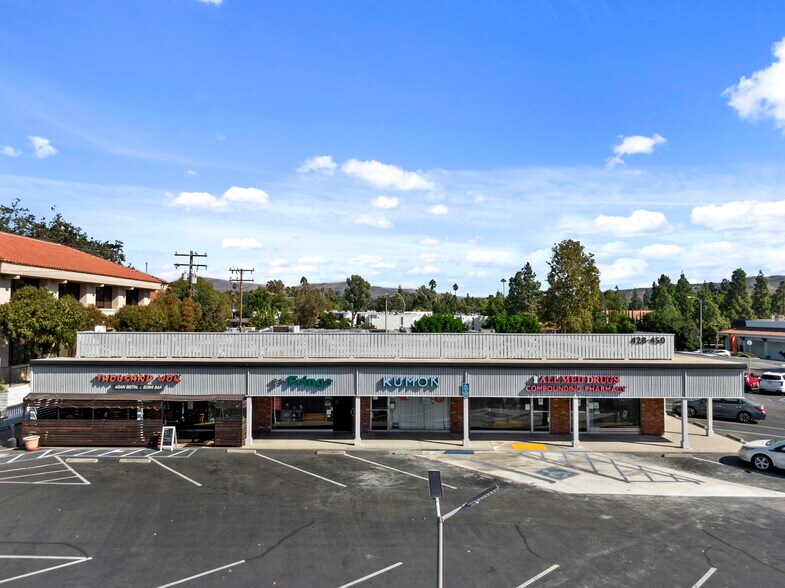 428-450 N Moorpark Rd, Thousand Oaks, CA à louer - Photo du bâtiment - Image 3 de 8
