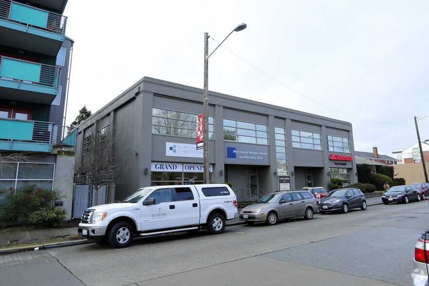 4727 44th Ave SW, Seattle, WA à louer - Photo du bâtiment - Image 3 de 3