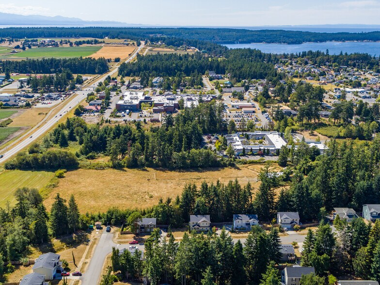 501 NE 3rd St, Coupeville, WA à vendre - Photo du bâtiment - Image 3 de 13