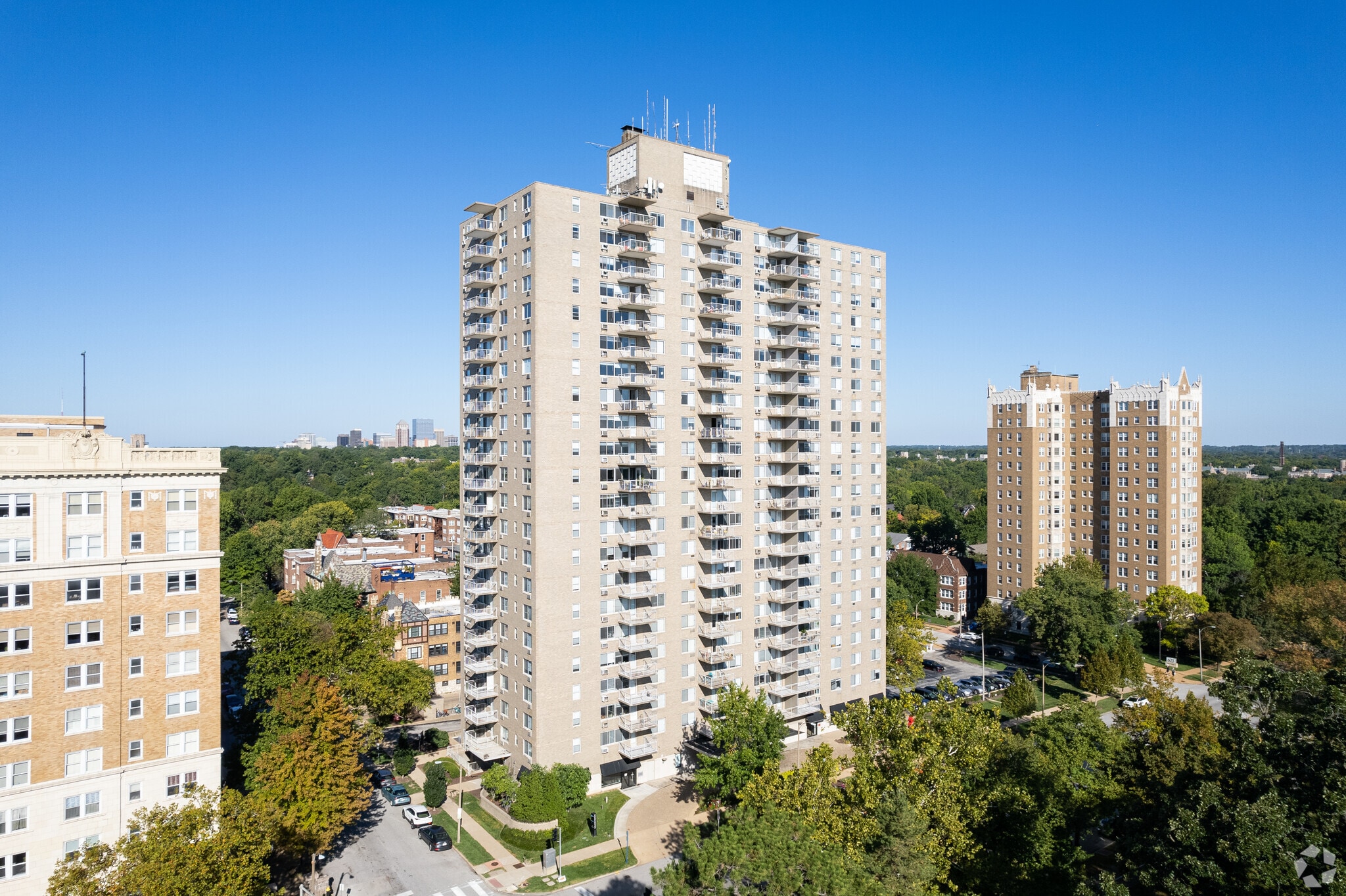 665 S Skinker Blvd, Saint Louis, MO for lease Building Photo- Image 1 of 8