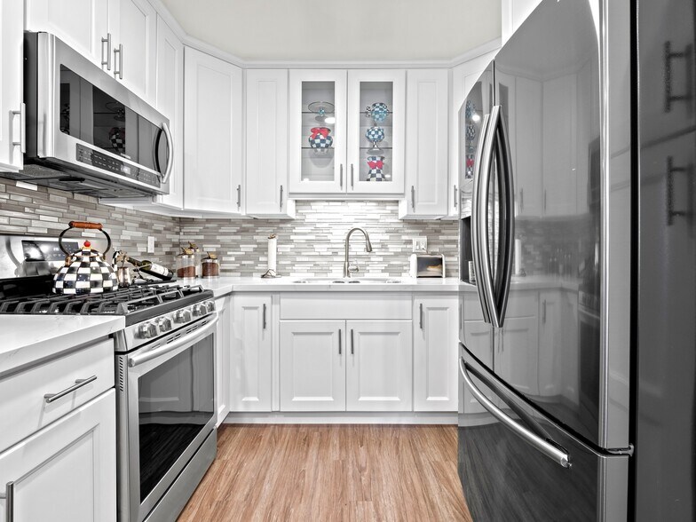 350 W Wilson Ave, Glendale, CA à vendre - Photo du bâtiment - Image 3 de 25