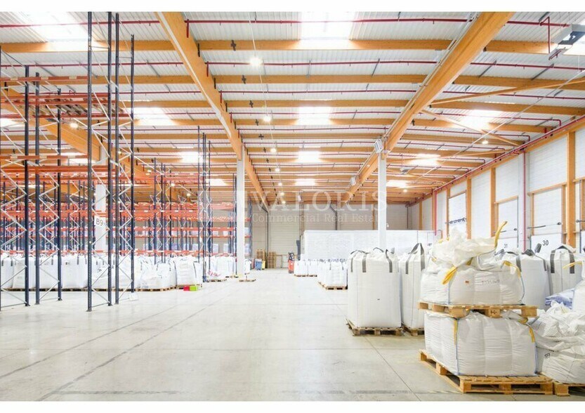 Route De Lapalud, Bollène for lease - Interior Photo - Image 3 of 9