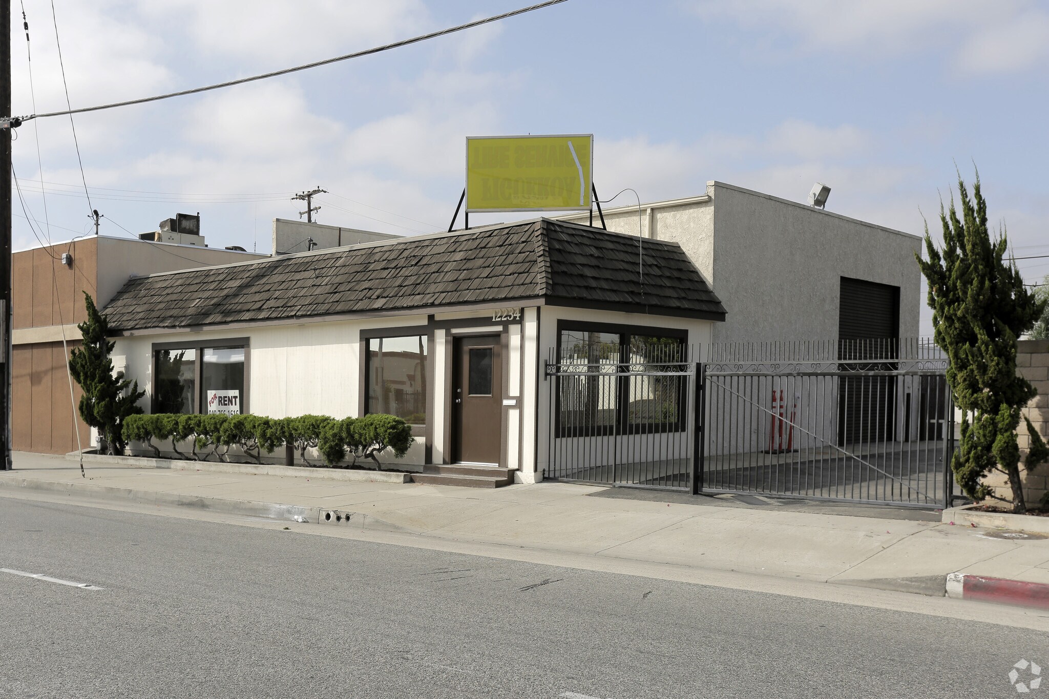 12234 Firestone Blvd, Norwalk, CA à louer Photo principale- Image 1 de 26