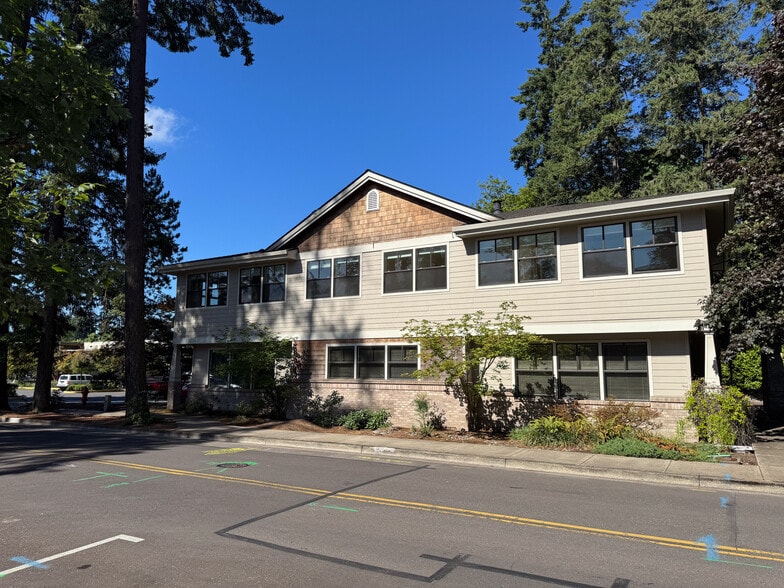 16001 Quarry Rd, Lake Oswego, OR for sale - Building Photo - Image 2 of 12