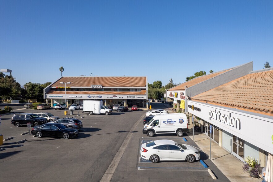 17255-17277 Ventura Blvd, Encino, CA à louer - Photo du bâtiment - Image 3 de 7