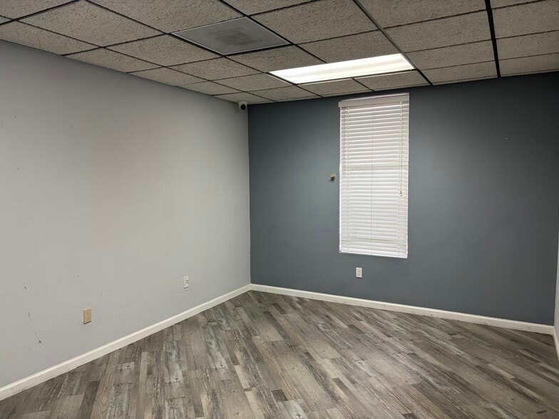 4141 W Bethany Home Rd, Phoenix, AZ for sale - Interior Photo - Image 2 of 16