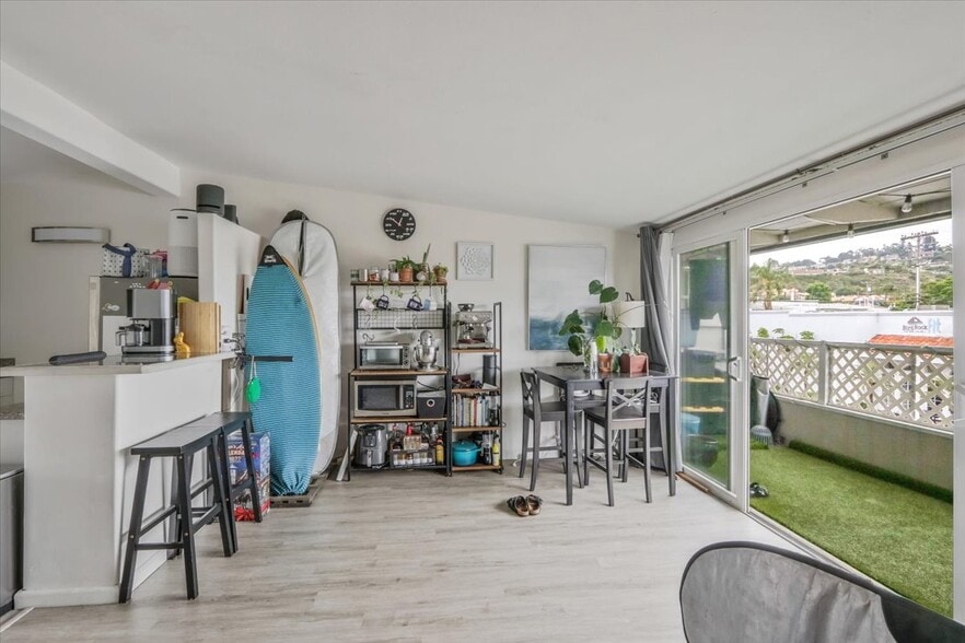 504-510 Nautilus St, La Jolla, CA for lease - Interior Photo - Image 3 of 9