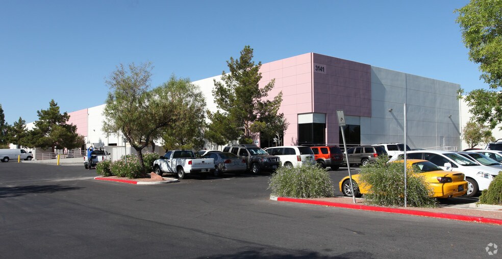 3140-3141 Builders Ave, Las Vegas, NV for lease - Primary Photo - Image 1 of 7