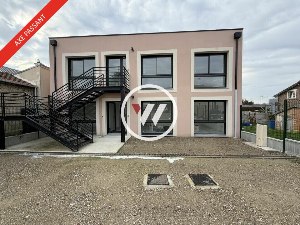 Flex in Baillet-en-France for lease Building Photo- Image 1 of 9