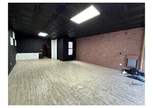 4422 3rd Ave, Brooklyn, NY à louer Photo intérieure- Image 2 de 12