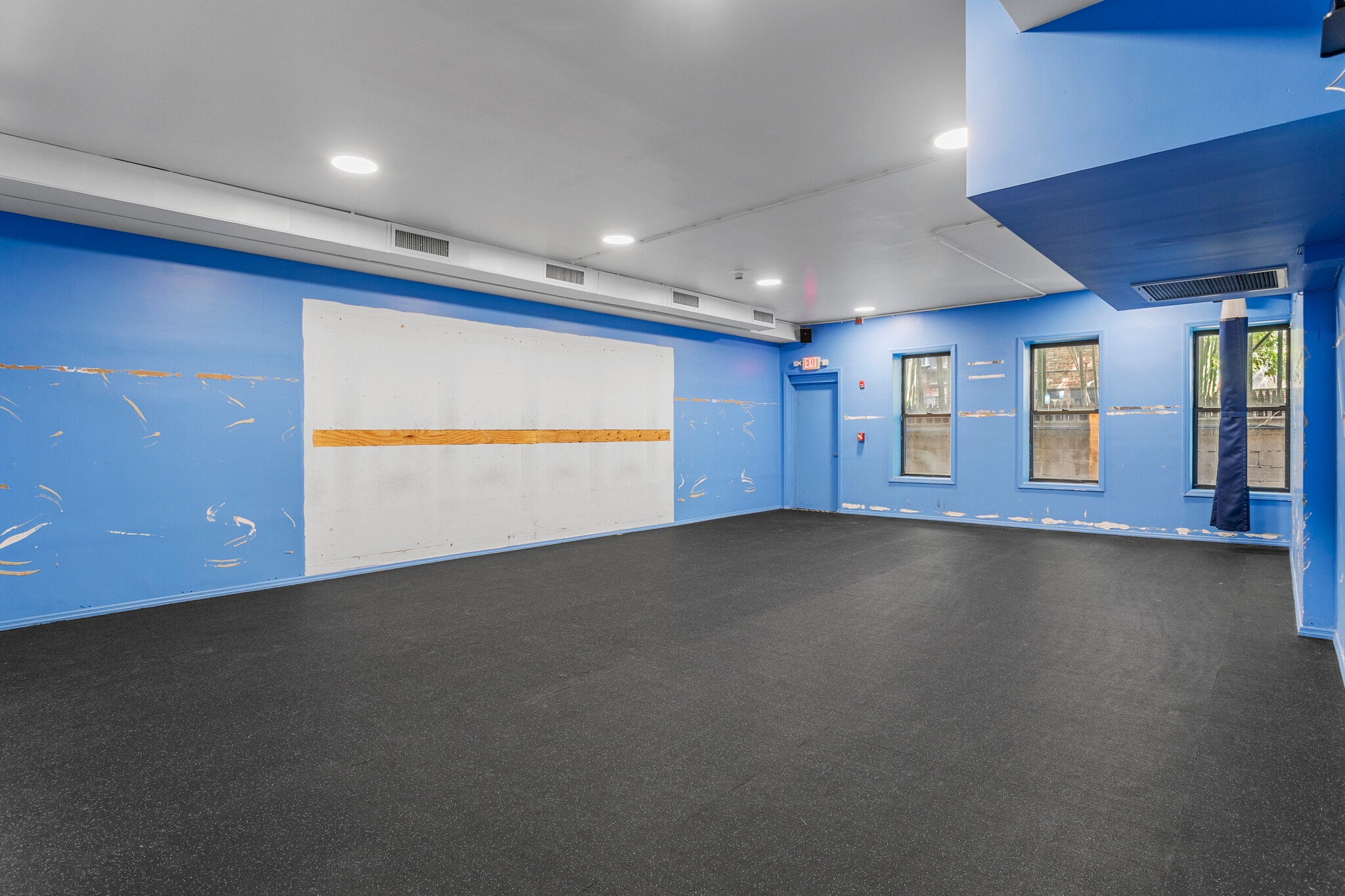 111-117 W 72nd St, New York, NY for lease Interior Photo- Image 1 of 7