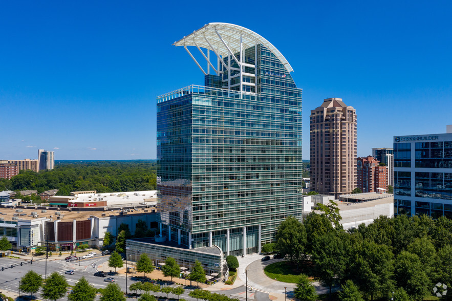 3455 Peachtree Rd NE, Atlanta, GA à louer - Photo du bâtiment - Image 1 de 12