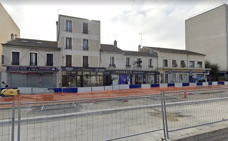 Retail in Le Bourget for lease Building Photo- Image 1 of 5