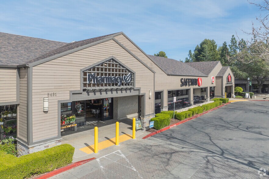 5433-5439 Clayton Rd, Clayton, CA à louer - Photo du bâtiment - Image 2 de 12