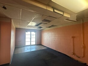 4505 N Main St, Dayton, OH for lease Interior Photo- Image 2 of 9
