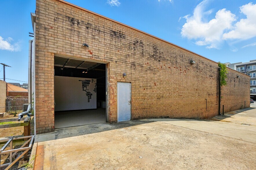 3630 Tryclan Dr, Charlotte, NC à louer - Photo du bâtiment - Image 2 de 12