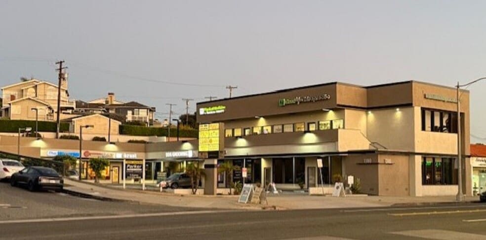 1300 S Pacific Coast Hwy, Redondo Beach, CA à vendre - Photo du bâtiment - Image 1 de 12