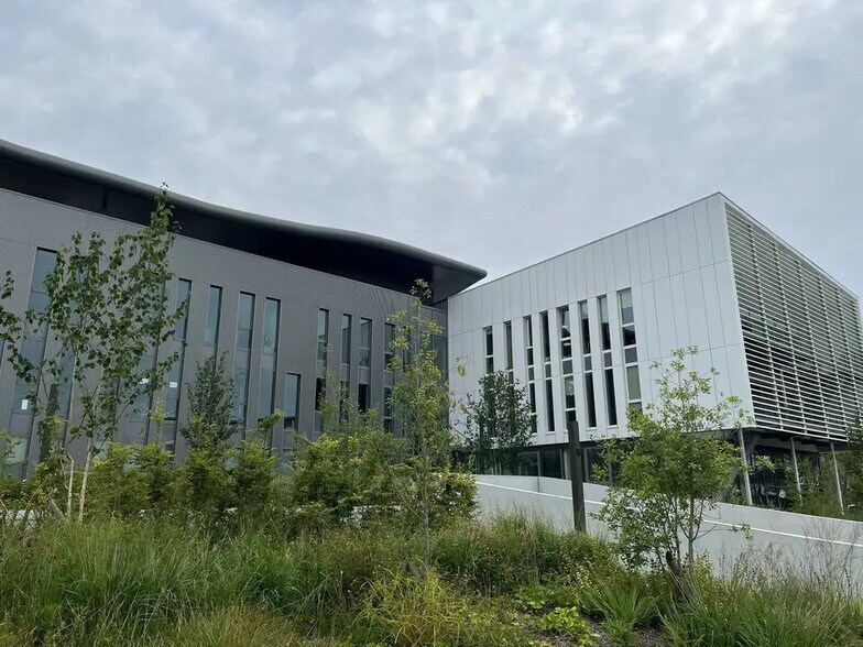 Bureau dans Mérignac à louer - Photo du bâtiment - Image 2 de 12