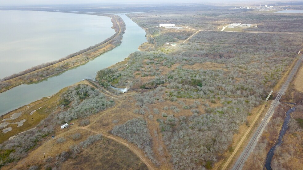 00 Hwy 185, Port Lavaca, TX à vendre - Photo du bâtiment - Image 2 de 9