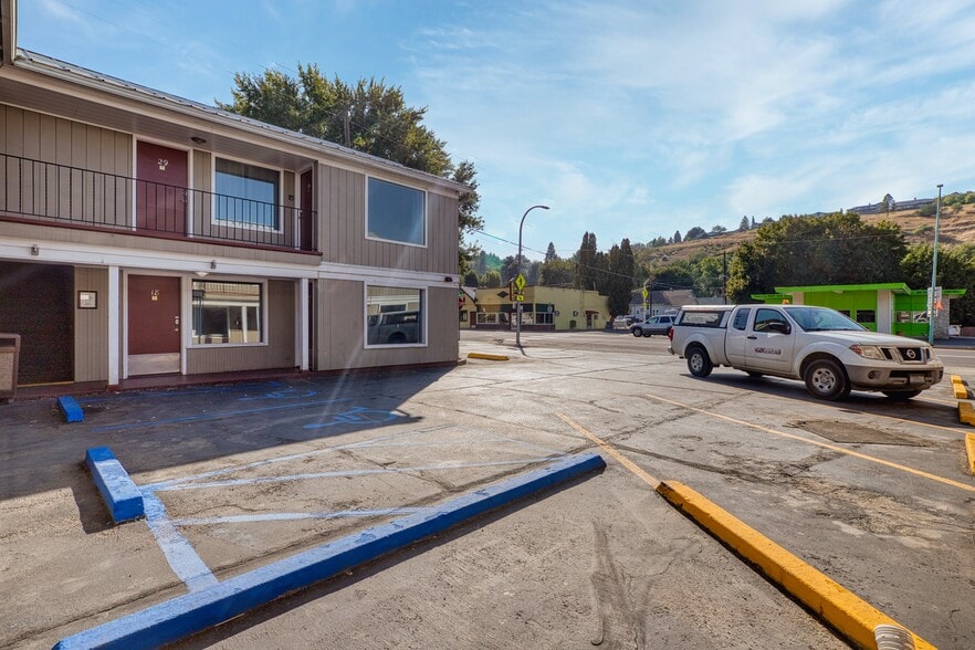 615 S Main St, Colfax, WA for sale - Building Photo - Image 3 of 55