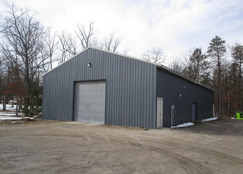 6300 S Straits Hwy, Indian River, MI à vendre - Photo principale - Image 1 de 1