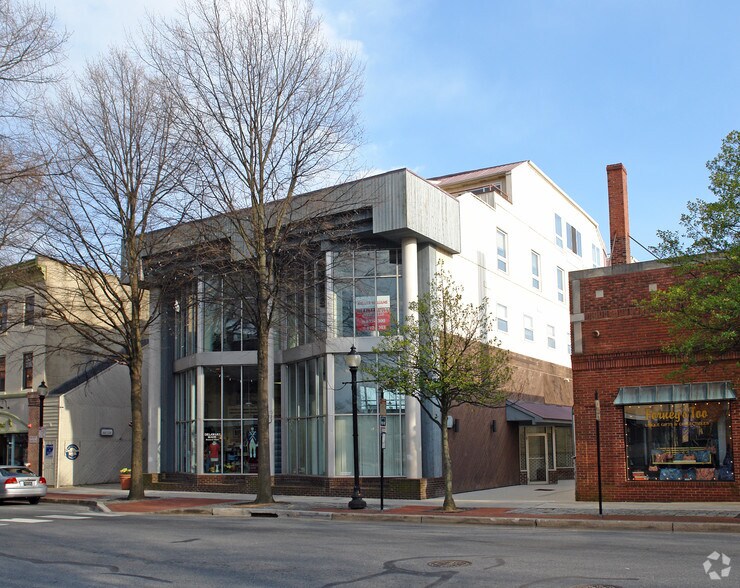 32 W Loockerman St, Dover, DE à louer - Photo du bâtiment - Image 2 de 6