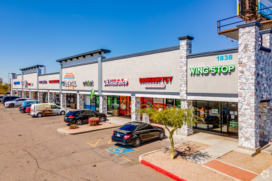1838 W Bell Rd, Phoenix, AZ à louer - Photo du bâtiment - Image 3 de 14