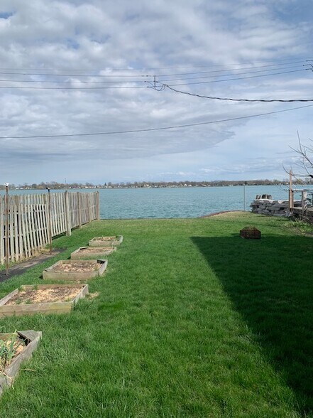 447 S Water St, Marine City, MI à vendre - Photo du bâtiment - Image 3 de 24