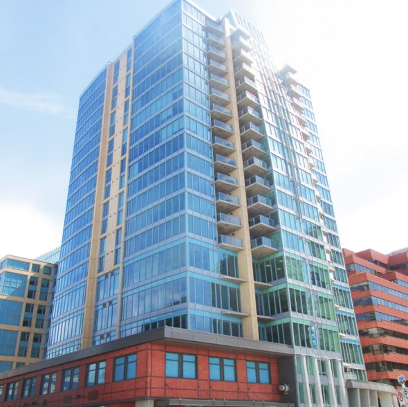 888 4th Ave SW, Calgary, AB à vendre - Photo du bâtiment - Image 2 de 34