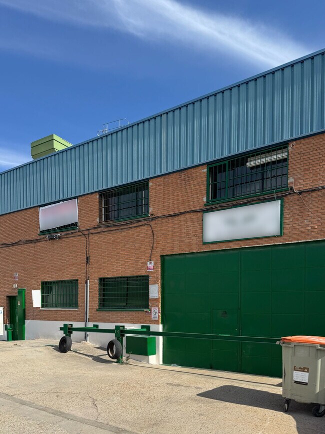 More details for Calle de la Pirotécnia, 33, Madrid - Industrial for Lease
