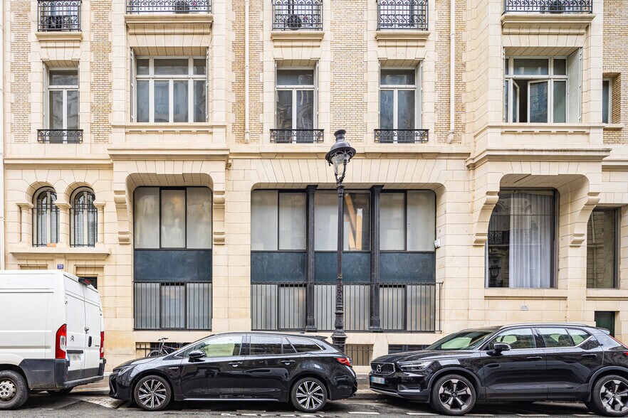 40 Cours Albert Ier, Paris à louer - Photo du bâtiment - Image 3 de 8