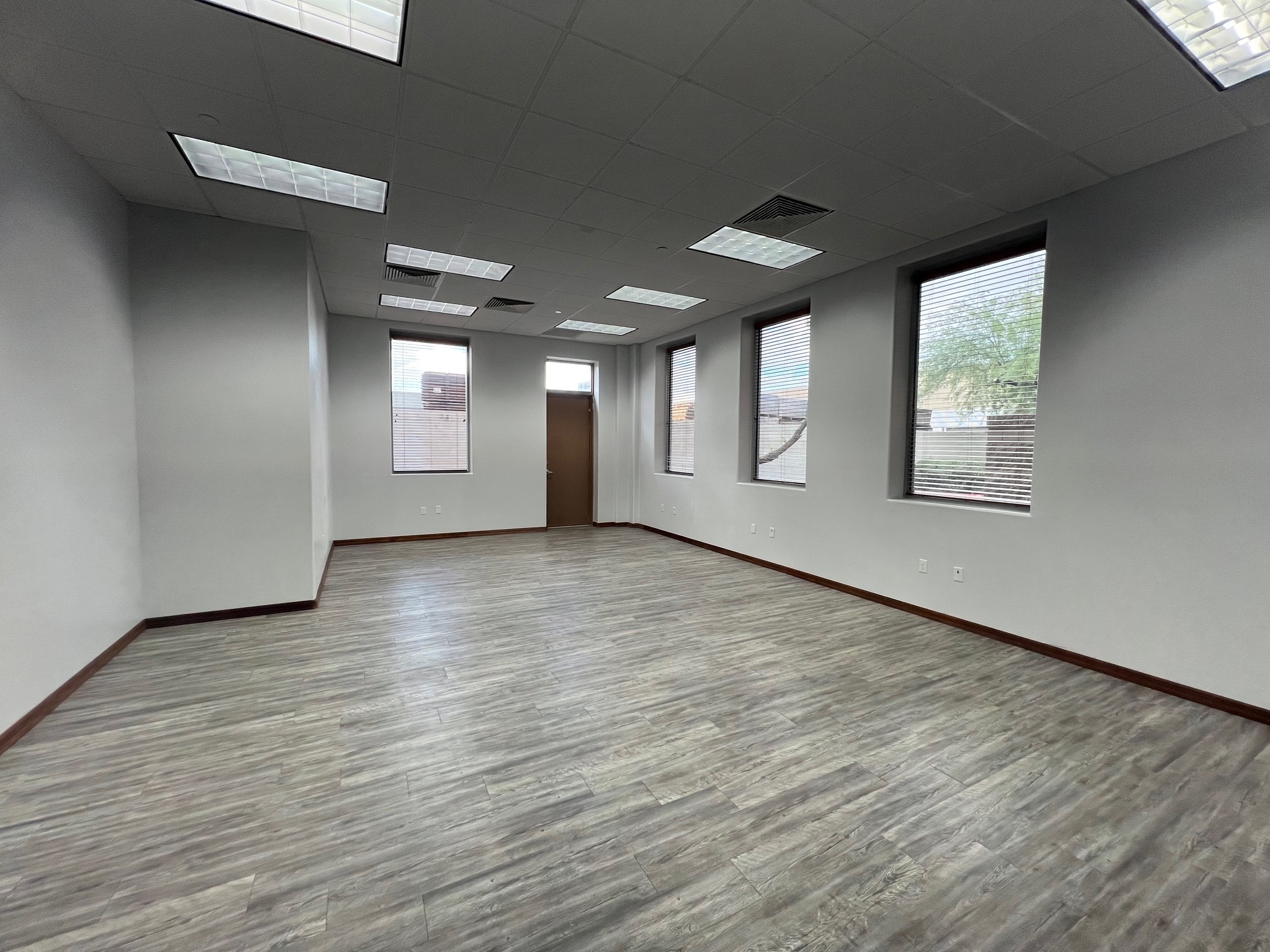 7730 E Greenway Rd, Scottsdale, AZ for lease Interior Photo- Image 1 of 7