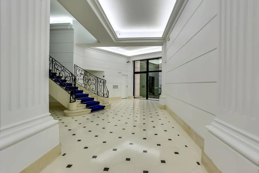 41 Rue De La Bienfaisance, Paris à louer - Hall d’entrée - Image 3 de 14