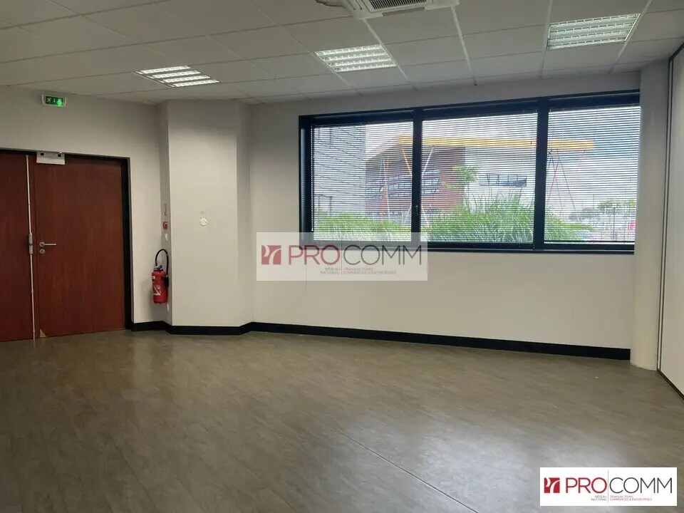 Bureau dans Chartres à louer Photo du bâtiment- Image 1 de 12