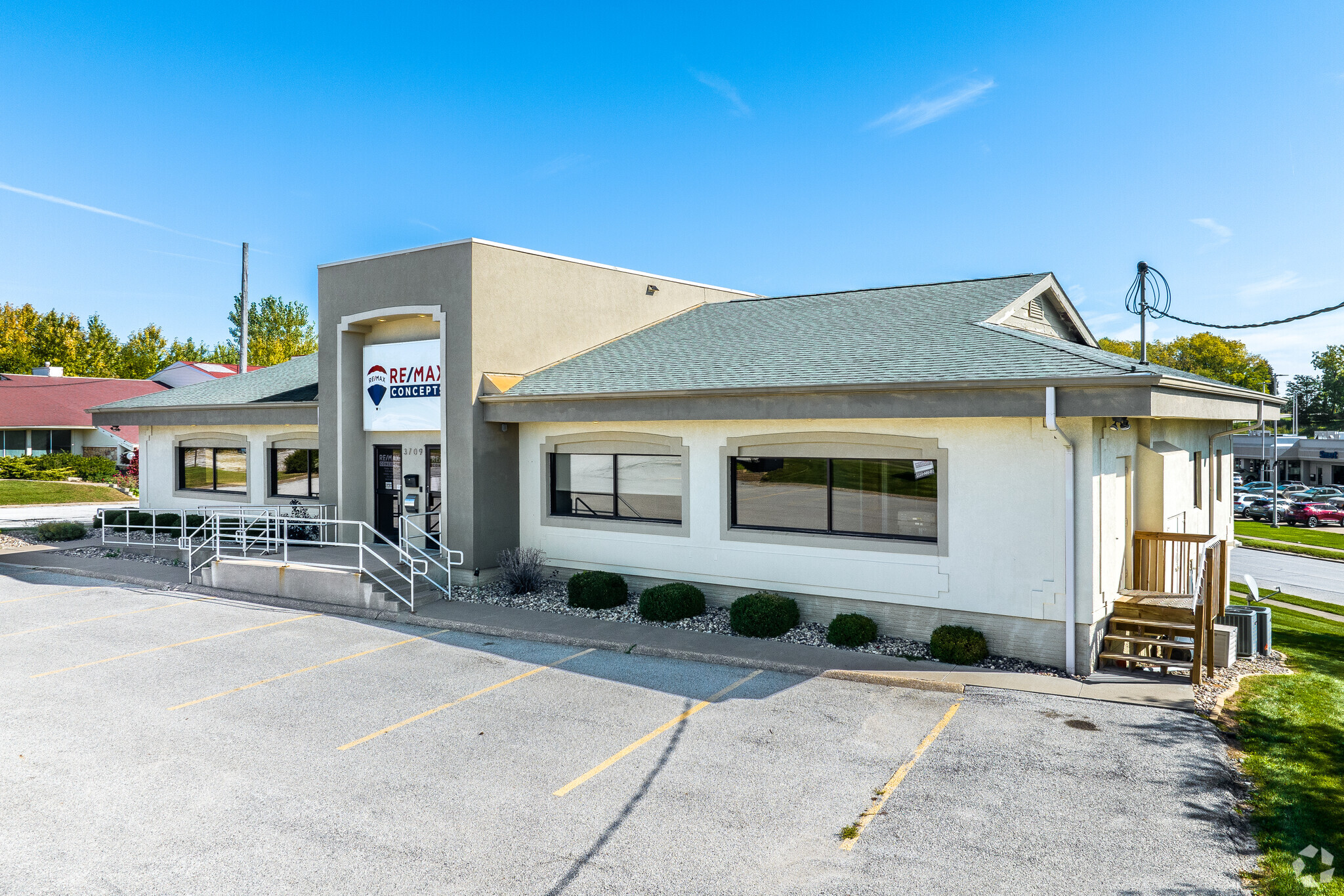 3709 N Harrison St, Davenport, IA for lease Primary Photo- Image 1 of 12