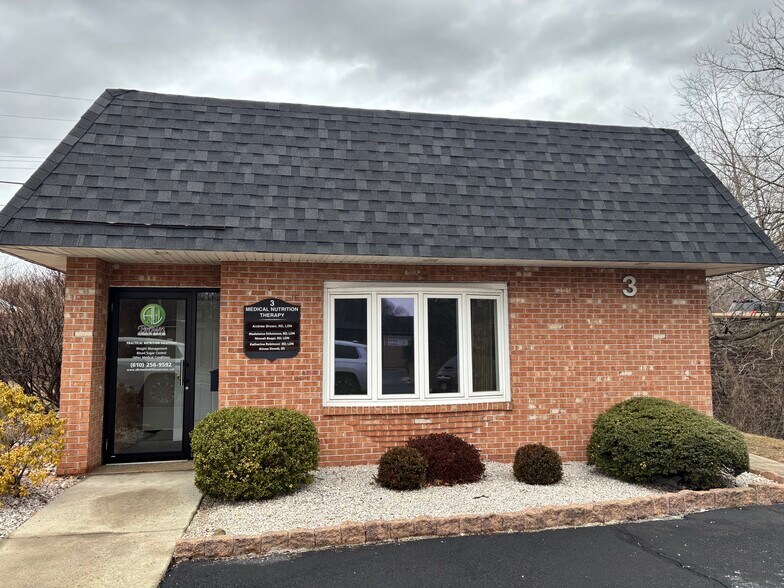 1630 East High St, Pottstown, PA à louer - Photo du bâtiment - Image 2 de 8