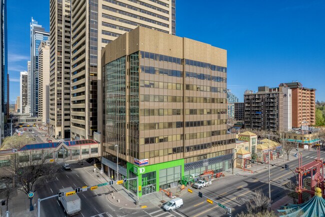 Plus de détails pour 305 SW Centre St, Calgary, AB - Bureau, Commerce de détail à louer