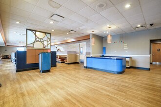 181 Homer M. Adams Pky, Alton, IL for lease Interior Photo- Image 2 of 15