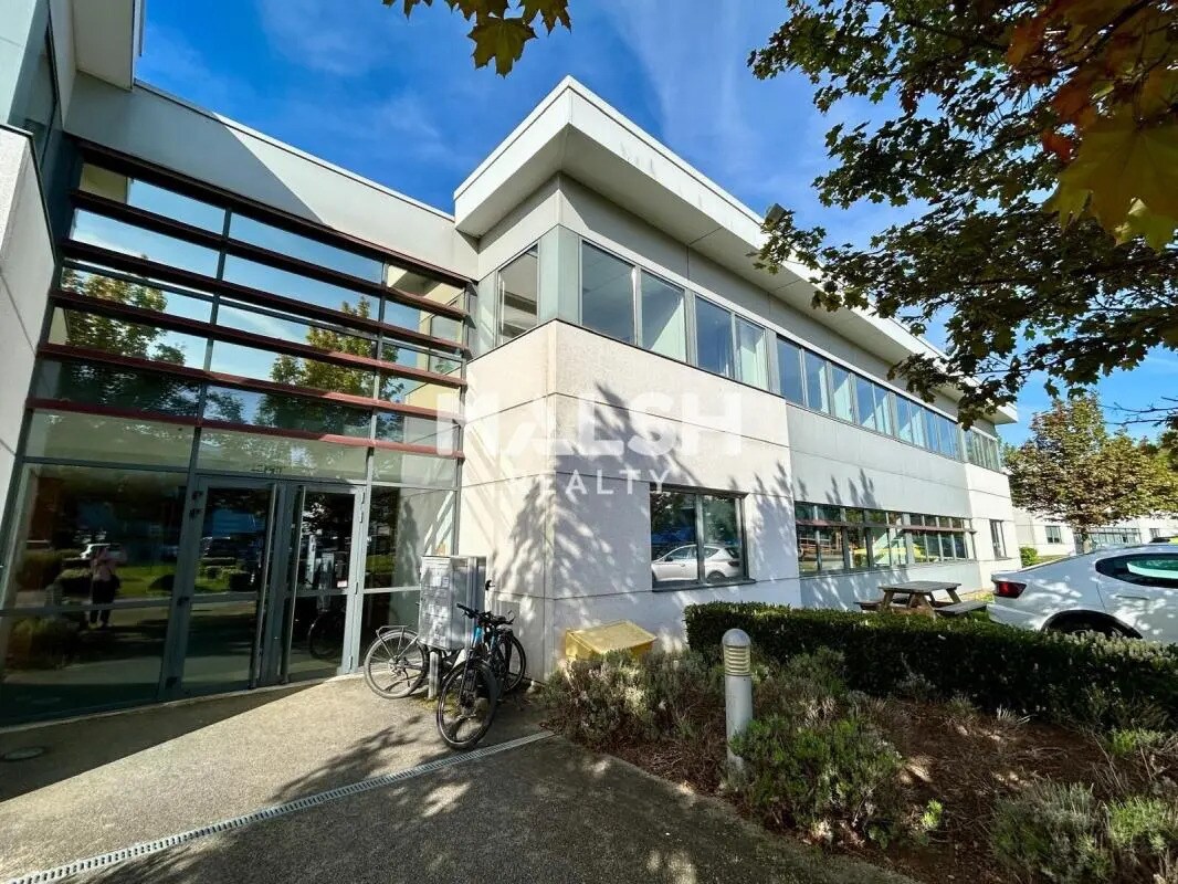 Office in Limonest for sale Building Photo- Image 1 of 18