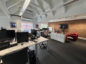 Portland Pl, Marlow for lease Interior Photo- Image 1 of 10