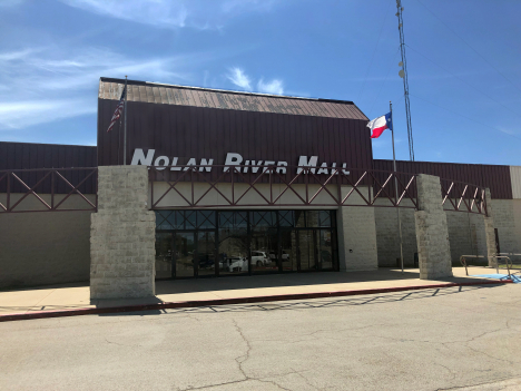 1663 W Henderson St, Cleburne, TX for lease Building Photo- Image 1 of 7