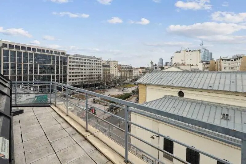 Bureau dans Neuilly-sur-Seine à louer - Photo du bâtiment - Image 3 de 6