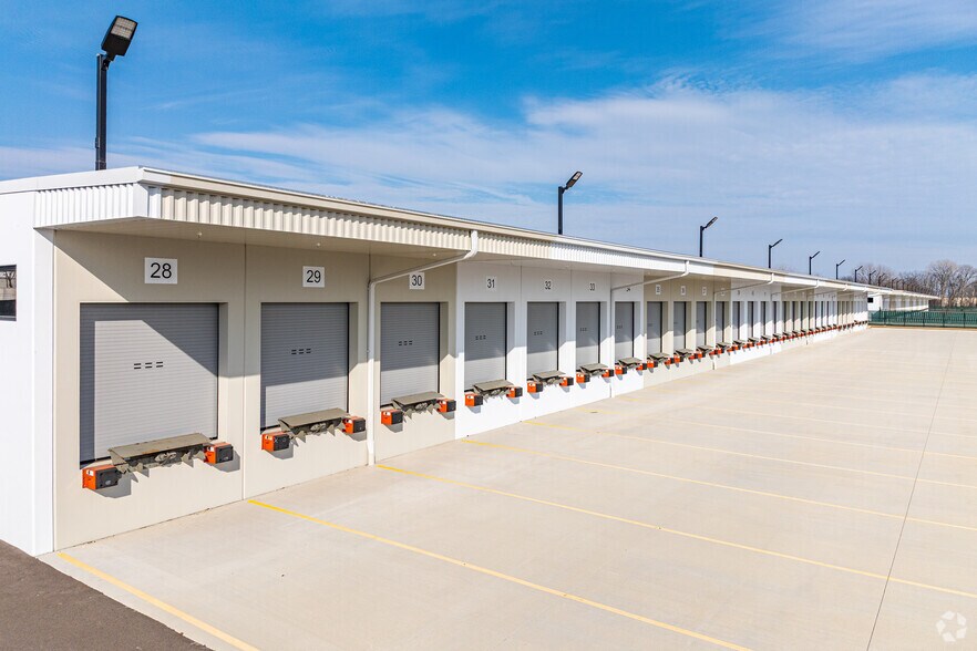 1751 Transit Way, Montgomery, IL for sale - Building Photo - Image 2 of 5