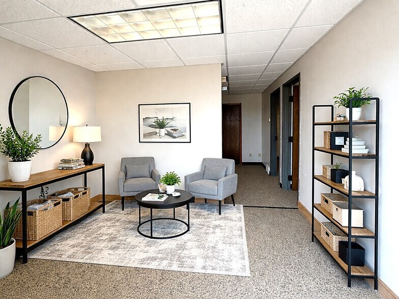 27071 Mueller Place, Sioux Falls, SD à louer - Photo du bâtiment - Image 2 de 8