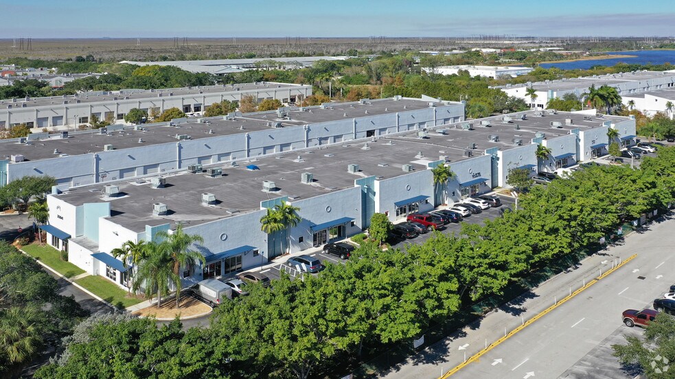 20841 Johnson St, Pembroke Pines, FL à vendre - Photo principale - Image 1 de 10