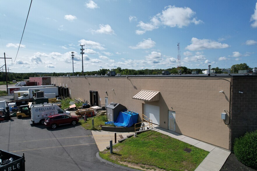 290 Vanderbilt Ave, Norwood, MA à louer - Photo du bâtiment - Image 2 de 10