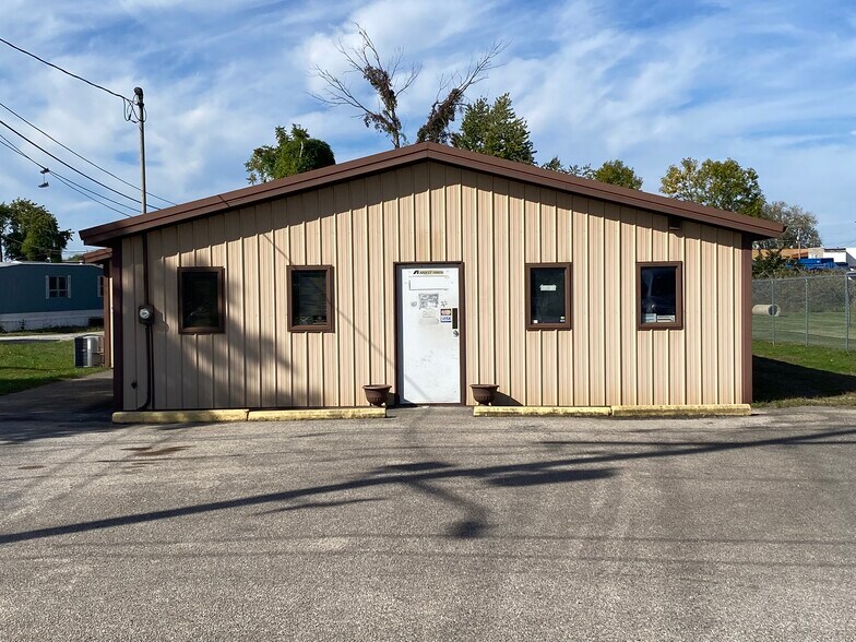 2000 N Willow Rd, Evansville, IN à vendre - Photo du bâtiment - Image 2 de 33