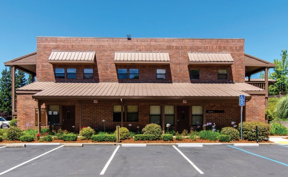 813 Court St, Jackson, CA for lease - Primary Photo - Image 1 of 8