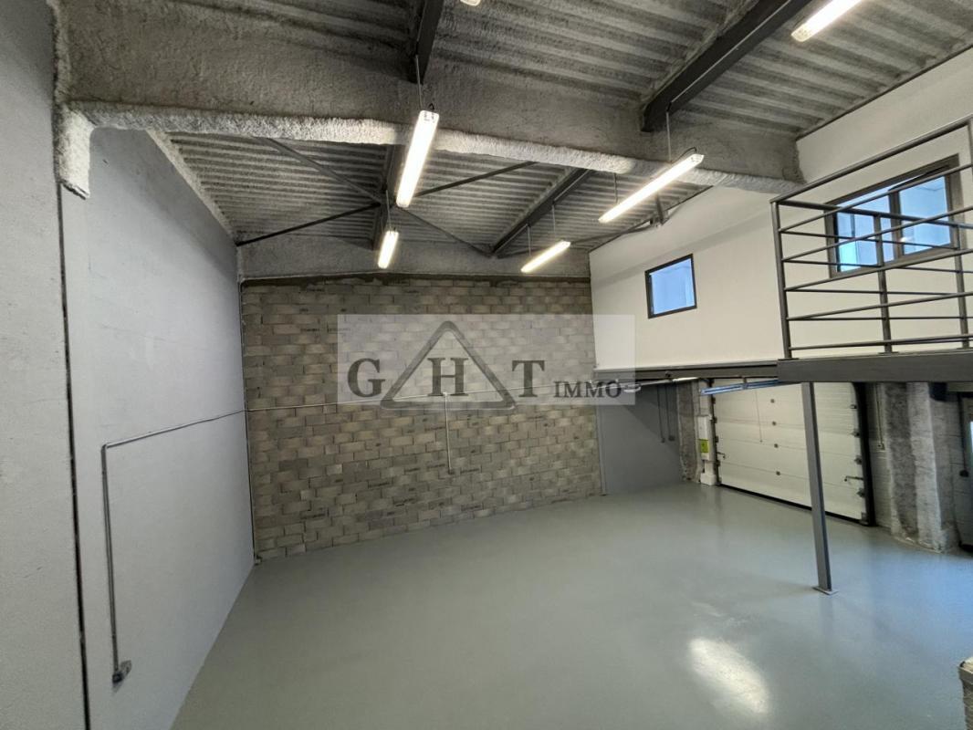 Industrial in Villeneuve-la-Garenne for lease Interior Photo- Image 1 of 6